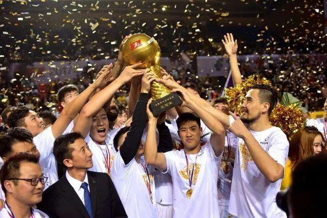 文胖：特雷·杨将和奇才续约 可能签一份为期3年&金额巨大的合同