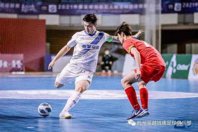 记者：又被溜了一圈之后 下赛季开打的时候布朗还会在绿军吗？